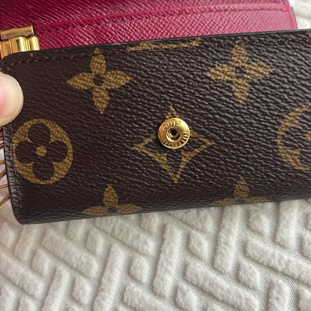 Louis Vuitton 6 Ring Key Holder - Picture 4 of 14